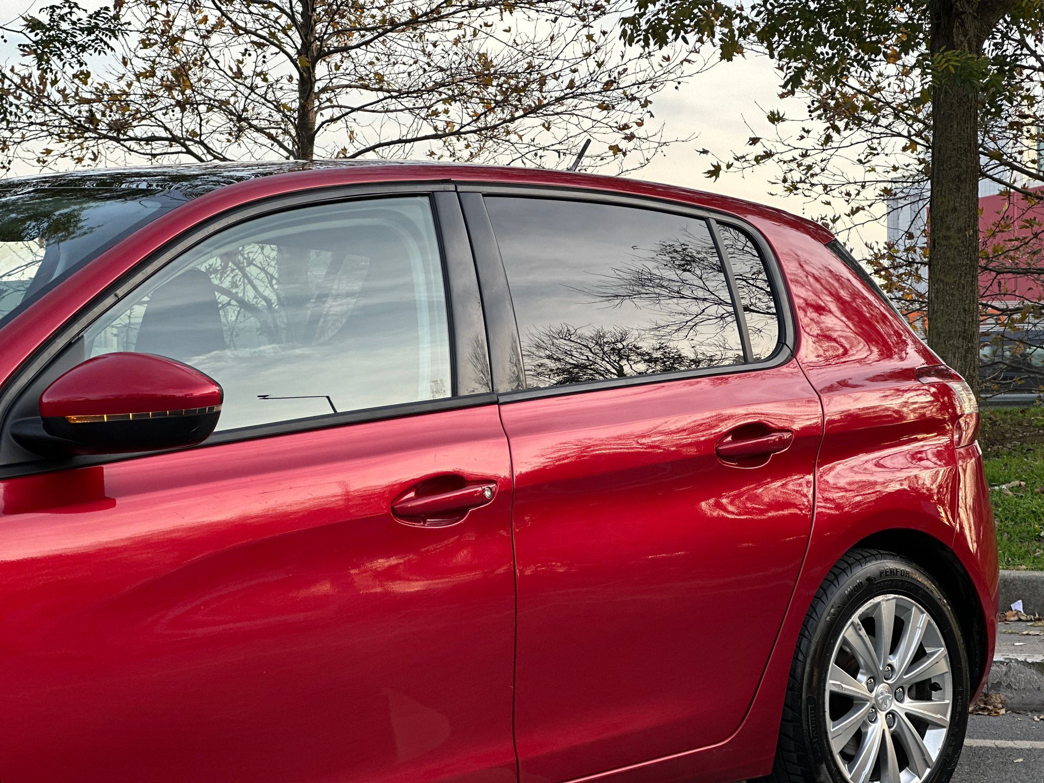 2020 MODEL CAM TAVANLI OTOMATİK VİTES 125 BİN KM DE MASRAFSIZ